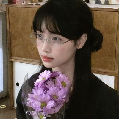 穿着旗袍的女孩